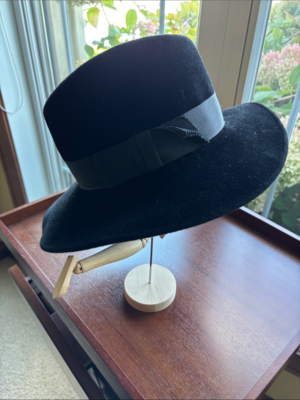 Women's Black Wool Felt Wide Brim Hat with Grosgrain Band
